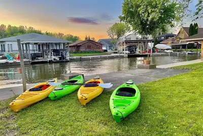 Image de Island Time on Seminole, firepit, golf cart, Boat for rent