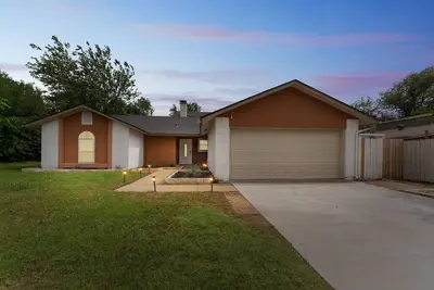 Image de The Pool Pad | Sleeps 8