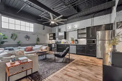 Image de The Union at 222 Loft w/ Rooftop & Private Gated Parking