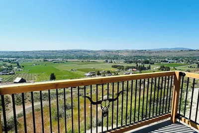 Cozy Tiny FarmHouse with stunning views & Pool