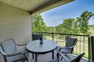 Image de Game & Movie Rooms! Unit 4 Mi to Branson Landing