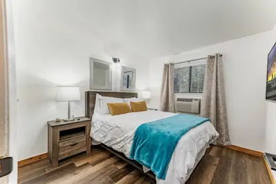 Image de Cobblestone Apt | Quiet Comfort Near Wesley Med