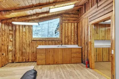Image de 6810 Orchid Dr, Salcha, Ak - Log Cabin with Mountain Views, Sauna Included
