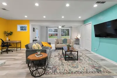 Image de Family getaway near Emory with brand new kitchen