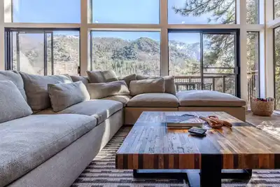 Image de A House in the Mountains - Modern Spacious & Views