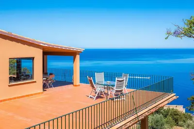 Villa with wi-fi and stunning sea views.