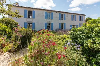 Image de Charming 4 bed country house with saltwater pool
