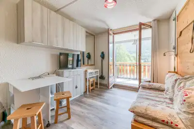 Image de Appartement 'Équipé Avec Balcon Fermé' avec balcon