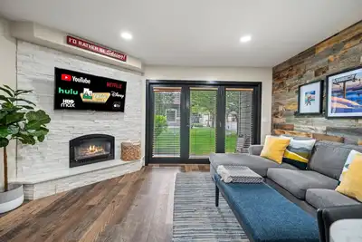 Image de Lakeside Luxury Ls3 | Ski Chalet | Hot Tub & Views