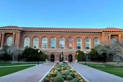 Image de Two In One University Buy-Out