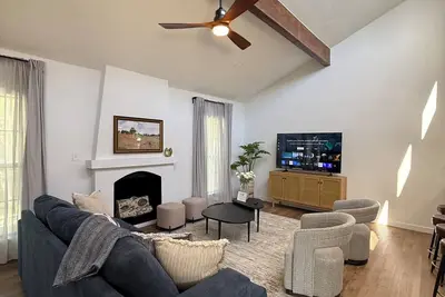 Image de La Casa Memorial  - City Centre, Memorial City Mall, Energy Corridor.