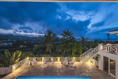 Image de Blue Lagoon - Your Caribbean Escape Awaits!