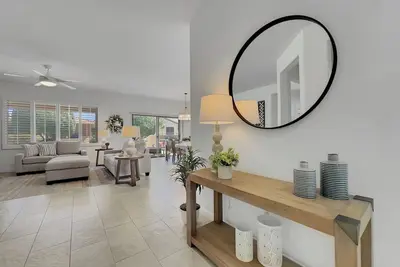 Image de Sun City Grand! 2/2 with office! Golf Cart. 30 Night Min!