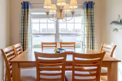 Ground Level Condo Bright Clean Pool Tennis Parking