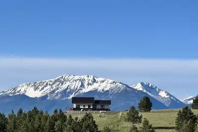 Serene Japanese Home with Breathtaking Views in Oregon — Only 15 Min to Joseph
