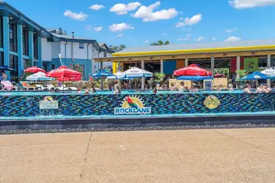 Image de King Suite Retreat on Table Rock Lake | Swim-Up Bar, Marina & More!
