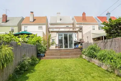 Image de Stylish 4-bdrm house in Kensington with parking and backyard available for May