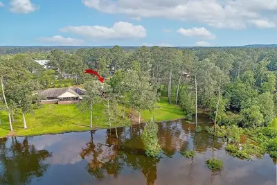 Image de Lakefront Cabin Mid-Lake