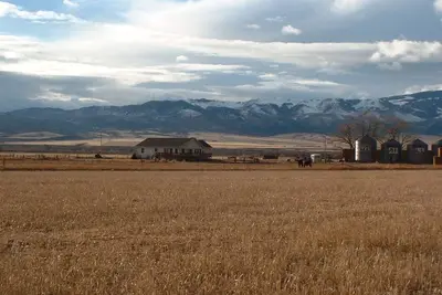 Image de 4 Bedrooms, 3 Bath. Great views, quiet, fenced yard. Fully equipped. Ac/Wi Fi