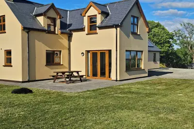 Image de Beacon View House, 4-Beds, Sleeps 8, Parking