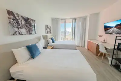 Image de Gorgeous studio at Beachwalk