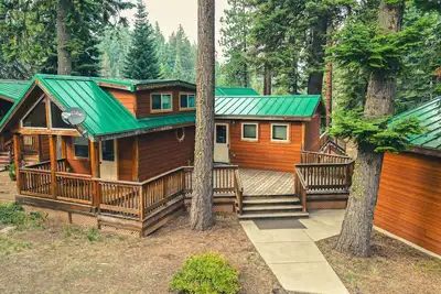Image de Hot Tub! Homey Modern Cabin on Hyatt Lake 32