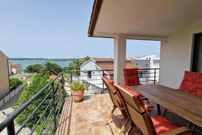 Image de Appartement de trois chambres avec la terrasse et la vue sur le mer Medulin (A-24398-b)