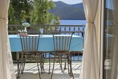 Image de Appartement d'une chambre avec la terrasse et la vue sur le mer Viganj, Peljesac (A-24522-c)