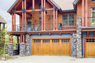 Image de Luxurious Townhome w/ 3br & Loft + Private Hot Tub