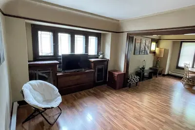 Image de Spacious 4 Bedroom, 2 Bath Upper, 2-Unit Layout, Pet-Friendly + Fenced Yard