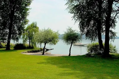 Image de Villa Adelinda: A luxurious one-story villa located right on the Lake Maggiore, with Free Wi-Fi.