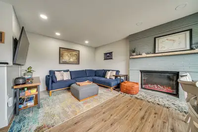 Image de 2 Blocks to Beach Park: Cozy Seattle Townhome