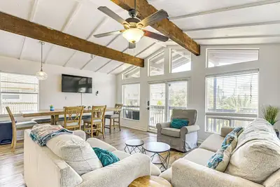 Image de Walk to Beach: Ocean-View Home w/ Deck in Freeport