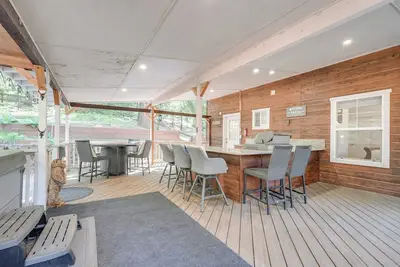 Image de Paddle or Swim in Community Lake: Arnold Retreat!