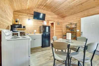 Image de Half-Mi to Bull Shoals Lake Access: Angler's Cabin