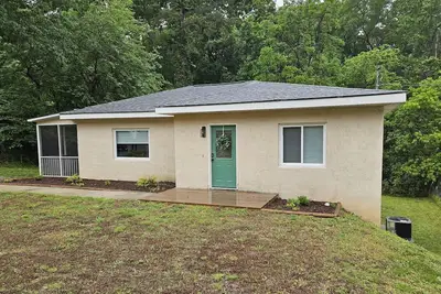 Image de Private 3br Renovated Bungalow Durham