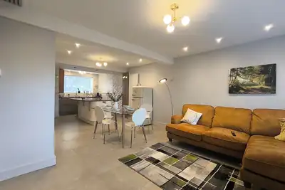 Image de Spacious and Spotless in a peaceful area 15 mins from Manchester centre.