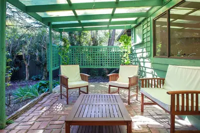 Image de Treetops Silvan Sanctuary Cottage: 2  Br, 1. 5  Ba Cottage in Silvan, Sleeps 3
