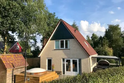 Image de Comfortable, modern country house with hot tub in Drenthe