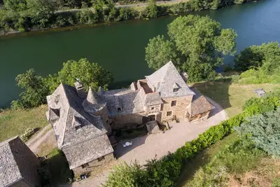 Image de Grand Gîte dans Château avec plage privée