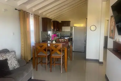 Image de Harmony Haven 24hrs security, 2-Bdr, Wi-Fi, Ac, Ice Maker, pool @Colbeck Manor