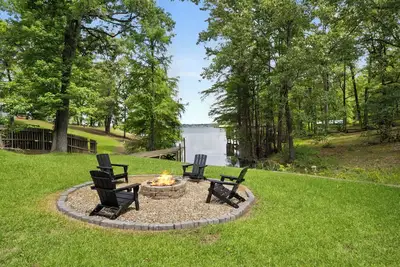 Image de Lanan Lookout: Waterfront 3br Retreat with Pier, Patio & Firepit