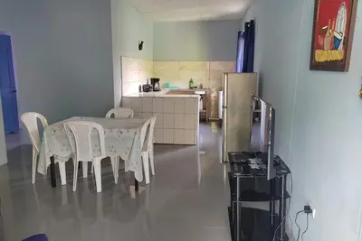 Image de Equipped apartment, in a quiet and safe area surrounded by nature.