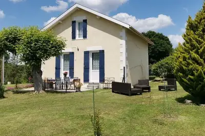 Image de Maison avec grand jardin & bois privé en Dordogne