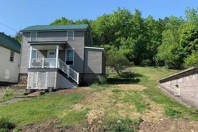 Image de Newly remodeled cozy 3br/1ba home on a hill, minutes from town.