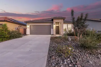 Image de Charming Home in Goodyear- Firepit/Bbq/Putting