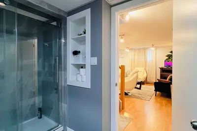 Image de Charming 2- bedroom basement house with WiFi, Ac in wonderful Medicine Hat