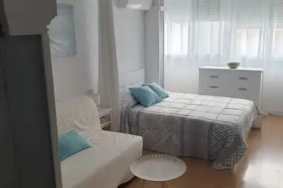 Image de Cozy studio near the beach with swimming pool.