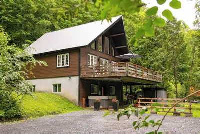 Image de Hôtel à la maison - Le Carlton avec spa et nature!