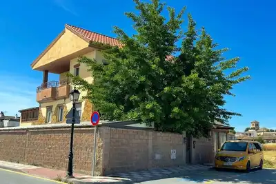 Image de Spacious 3-bedroom villa with heated pool in charming CĂşllar Vega, Granada